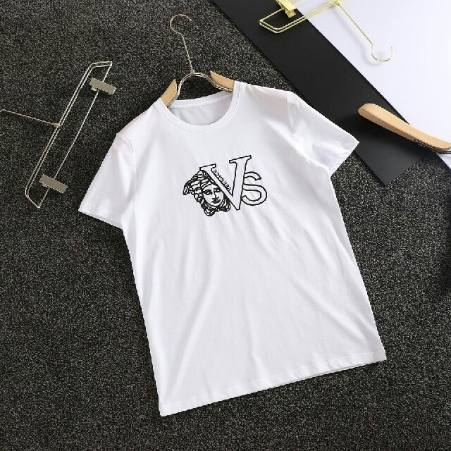 VERSACE(ヴェルサーチ)のヴェルサーチTシャツ メンズのトップス(Tシャツ/カットソー(半袖/袖なし))の商品写真