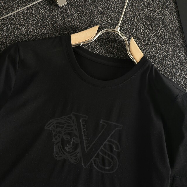 VERSACE(ヴェルサーチ)のヴェルサーチTシャツ メンズのトップス(Tシャツ/カットソー(半袖/袖なし))の商品写真