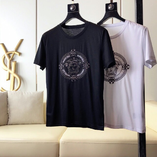 VERSACE(ヴェルサーチ)のヴェルサーチTシャツ メンズのトップス(Tシャツ/カットソー(半袖/袖なし))の商品写真