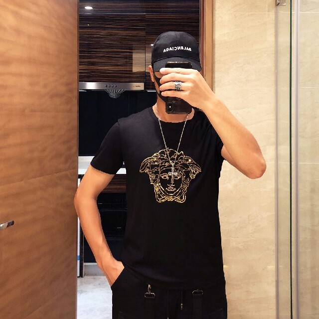 VERSACE(ヴェルサーチ)のヴェルサーチTシャツ メンズのトップス(Tシャツ/カットソー(半袖/袖なし))の商品写真