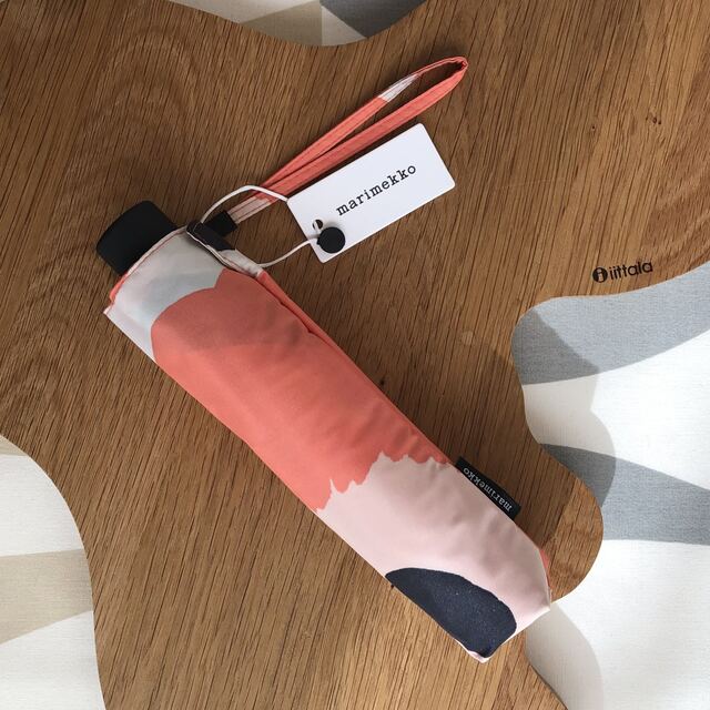 marimekko(マリメッコ)の新品 マリメッコ Pieni Unikko 折りたたみ傘 ウニッコ コーラル レディースのファッション小物(傘)の商品写真