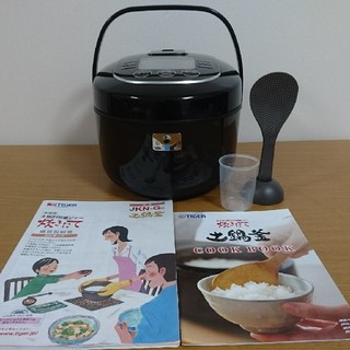 タイガー(TIGER)のタイガー土鍋IH炊飯ジャーJKN-G100炊飯容量5.5合炊き2018年製造(炊飯器)