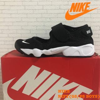 ナイキ(NIKE)の【24cm】【新品箱無し】普通郵便 ✨NIKE✨エアリフト GS/PS ブラック(サンダル)