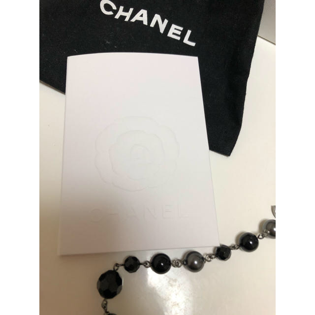 CHANEL(シャネル)のお値下げ！未使用⭐️正規品シャネル　ブラックパール　ロングネックレス レディースのアクセサリー(ネックレス)の商品写真