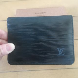 ルイヴィトン(LOUIS VUITTON)のルイヴィトンエピブラックパスケース(パスケース/IDカードホルダー)