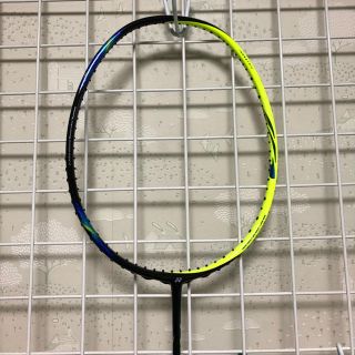 ヨネックス(YONEX)のアストロクス77 二本セット(バドミントン)