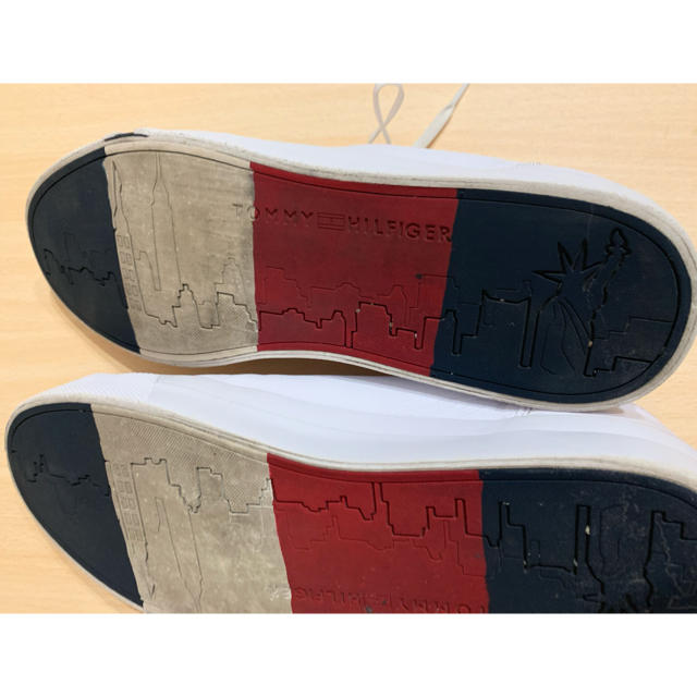 TOMMY HILFIGER(トミーヒルフィガー)のTommy 白スニーカー27.5 メンズの靴/シューズ(スニーカー)の商品写真