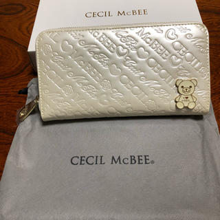 セシルマクビー(CECIL McBEE)のｾｼﾙﾏｸﾋﾞｰ ベアﾌﾟﾚｰﾄ型押し長財布 白 新品(財布)