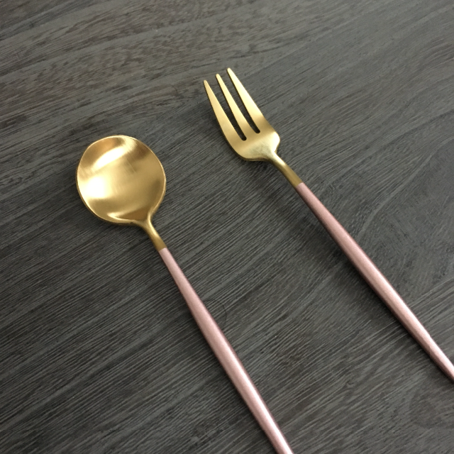 ピンク ゴールド インスタ映え オシャレなコーヒースプーン デザートフォークの通販 By 星のshop ラクマ