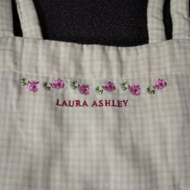 LAURA ASHLEY(ローラアシュレイ)のローラアシュレイバスローブ レディースのファッション小物(その他)の商品写真