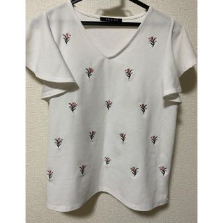 イング(INGNI)のトップス　小花柄　半袖(カットソー(半袖/袖なし))