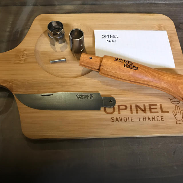 OPINEL(オピネル)の7221 オピネル Opinel アウトドアナイフ No.9 黒錆加工済み スポーツ/アウトドアのアウトドア(調理器具)の商品写真