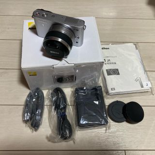 ニコン(Nikon)のNikon J1 zoom lens Kit シルバー中古(ミラーレス一眼)