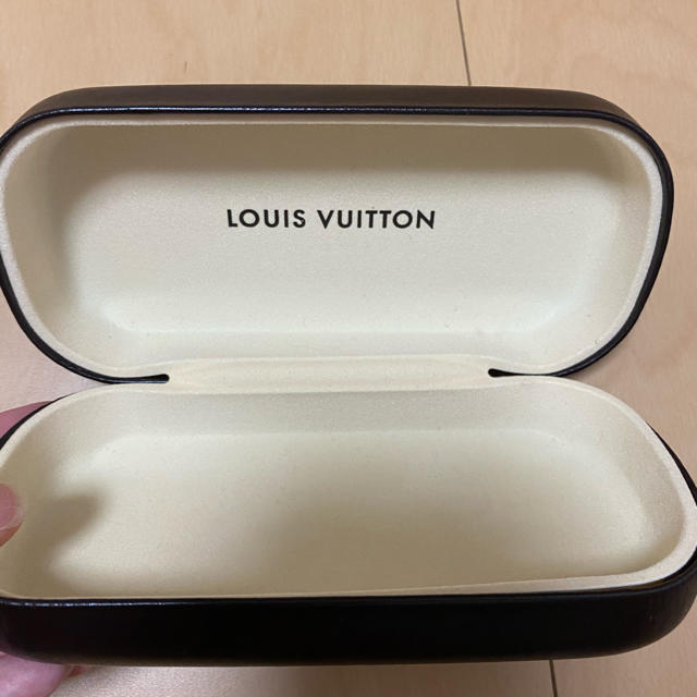 LOUIS VUITTON(ルイヴィトン)のルイヴィトンサングラスケース レディースのファッション小物(サングラス/メガネ)の商品写真