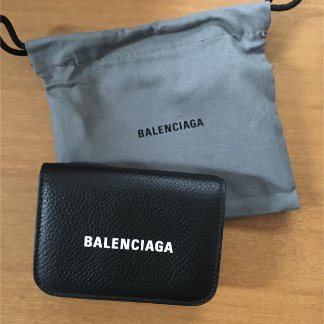 Balenciaga(バレンシアガ)の正規品 新品未使用 バレンシアガ 三つ折りミニ財布 ブラック メンズのファッション小物(折り財布)の商品写真