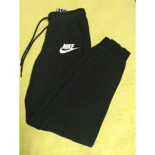 ナイキ(NIKE)のNIKE スリムフィットスウェットパンツ XS　ジョガーパンツ(トレーナー/スウェット)