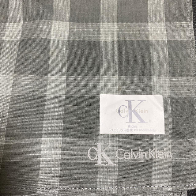 ck Calvin Klein(シーケーカルバンクライン)のカルバンクライン　ハンカチ　チェック　　　 メンズのファッション小物(ハンカチ/ポケットチーフ)の商品写真