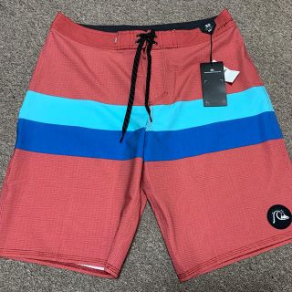 クイックシルバー(QUIKSILVER)の新品クイックシルバー サーフパンツ 水着 ハーフパンツ 30(水着)