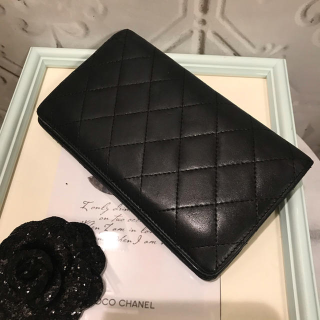 CHANEL(シャネル)のシャネル⭐︎レア　マトラッセ　長財布　チャーム付 レディースのファッション小物(財布)の商品写真