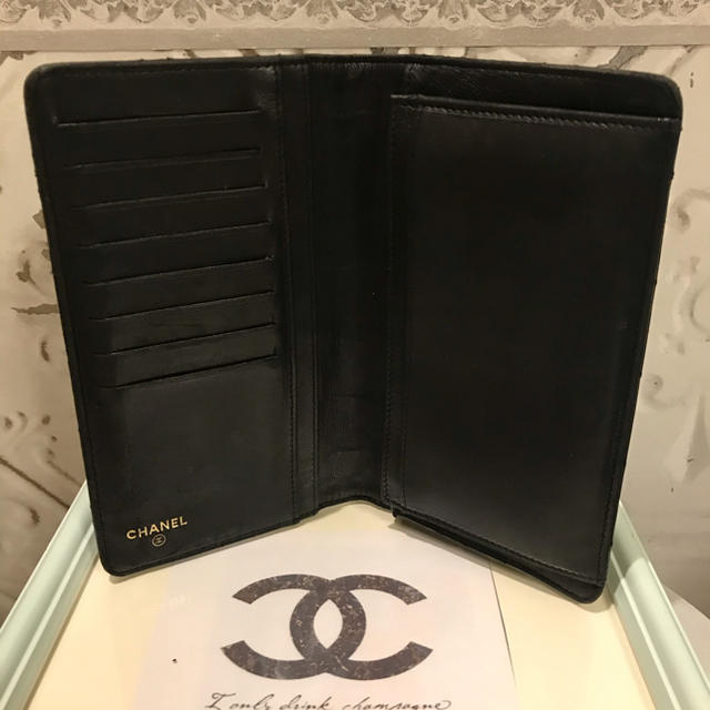 CHANEL(シャネル)のシャネル⭐︎レア　マトラッセ　長財布　チャーム付 レディースのファッション小物(財布)の商品写真