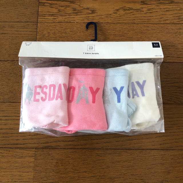 babyGAP(ベビーギャップ)の【2-3Y】新品 baby gap 女の子 パンツ ４枚セット＊ピンク 水色 キッズ/ベビー/マタニティのキッズ服女の子用(90cm~)(下着)の商品写真