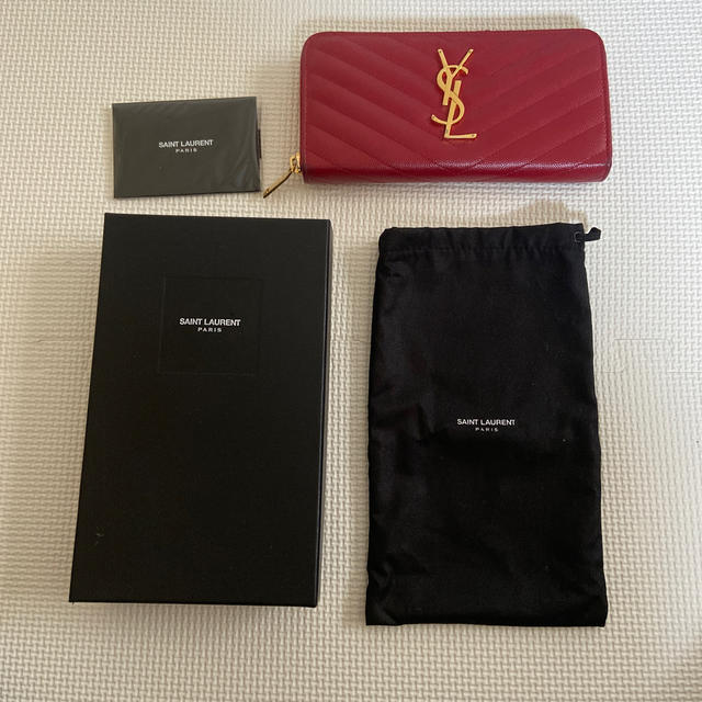 Saint Laurent(サンローラン)の最終値下げ！SAINT LAURENT   サンローラン 長財布 赤 財布  レディースのファッション小物(財布)の商品写真