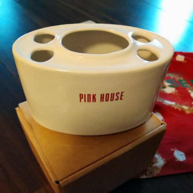 PINK HOUSE(ピンクハウス)の断捨離値下★超レア物★未使用ピンクハウス歯ブラシ立て＆カップ キッズ/ベビー/マタニティの洗浄/衛生用品(歯ブラシ/歯みがき用品)の商品写真