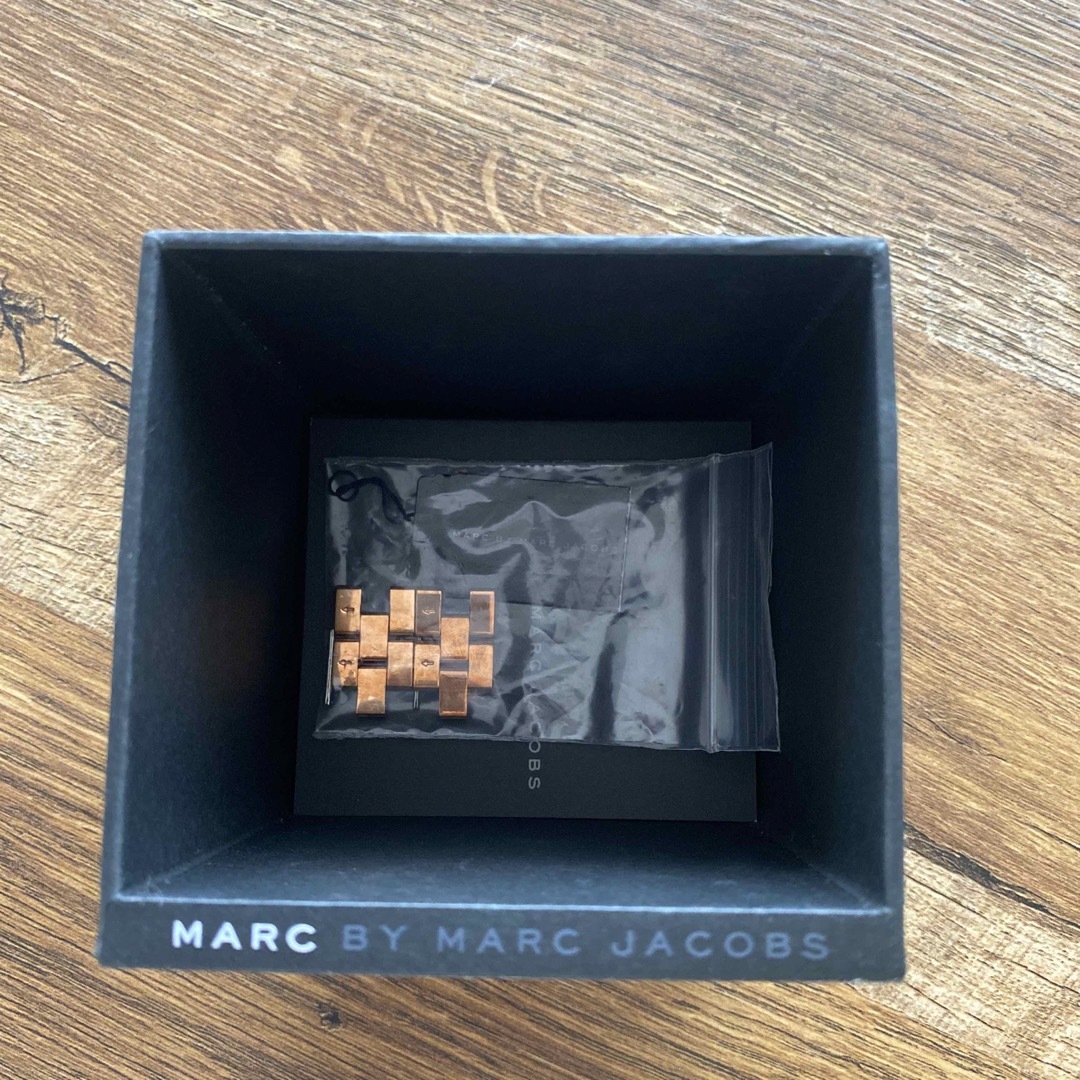 MARC BY MARC JACOBS(マークバイマークジェイコブス)のMARC JACOBS 時計 レディースのファッション小物(腕時計)の商品写真