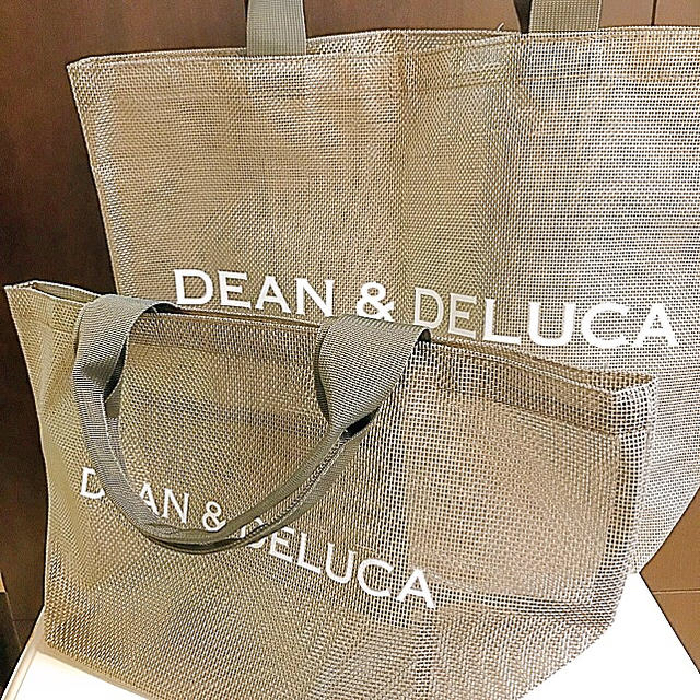 DEAN & DELUCA(ディーンアンドデルーカ)の新品未使用 ＊ DEAN&DELUCA メッシュトートバッグ シルバーL レディースのバッグ(トートバッグ)の商品写真