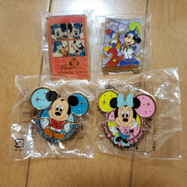 Disney(ディズニー)のディズニーピンバッチセット エンタメ/ホビーのアニメグッズ(バッジ/ピンバッジ)の商品写真