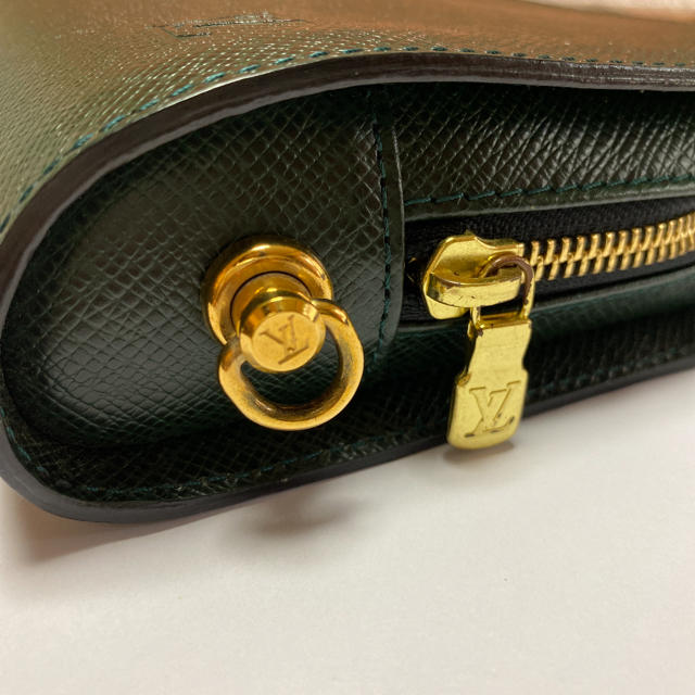 ルイ ヴィトン   LOUIS VUITTON タイガ  バイカル