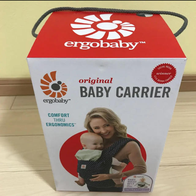 Ergobaby(エルゴベビー)の☆試着のみ☆エルゴ ベビーキャリア(3ポジション)ミントドット キッズ/ベビー/マタニティの外出/移動用品(抱っこひも/おんぶひも)の商品写真