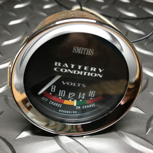 Smiths スミス　Battery condition gauge. 電圧計　 自動車/バイクの自動車(車内アクセサリ)の商品写真