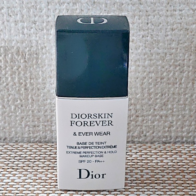 Dior  ディオールスキンフォーエヴァー&エヴァーベース