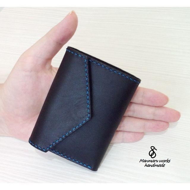 コンパクトなレザー財布　機能的ミニ財布