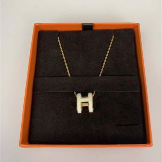 HERMES ポップアッシュネックレス　白×ゴールド   (ネックレス)