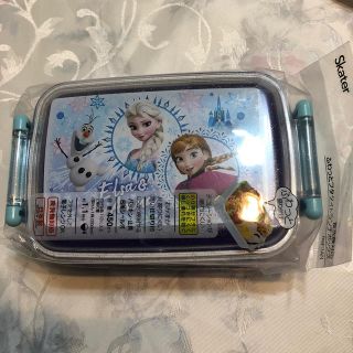 アナトユキノジョオウ(アナと雪の女王)のアナ雪　ふわっとフタタイトランチボックス　新品(弁当用品)