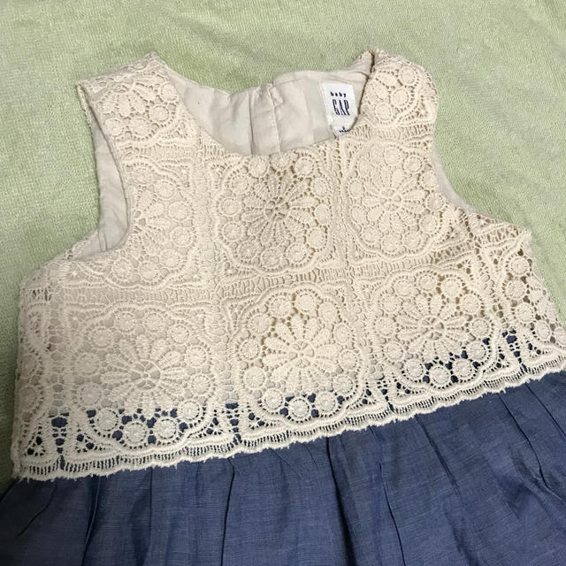 babyGAP(ベビーギャップ)のGAP レースワンピース　95CM キッズ/ベビー/マタニティのキッズ服女の子用(90cm~)(ワンピース)の商品写真