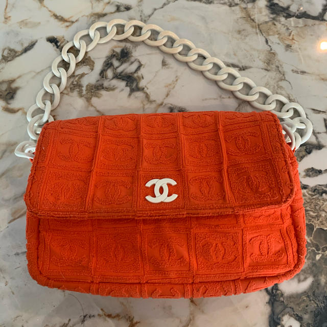 CHANEL(シャネル)のCHANEL シャネル　チェーン　バッグ レディースのバッグ(ハンドバッグ)の商品写真