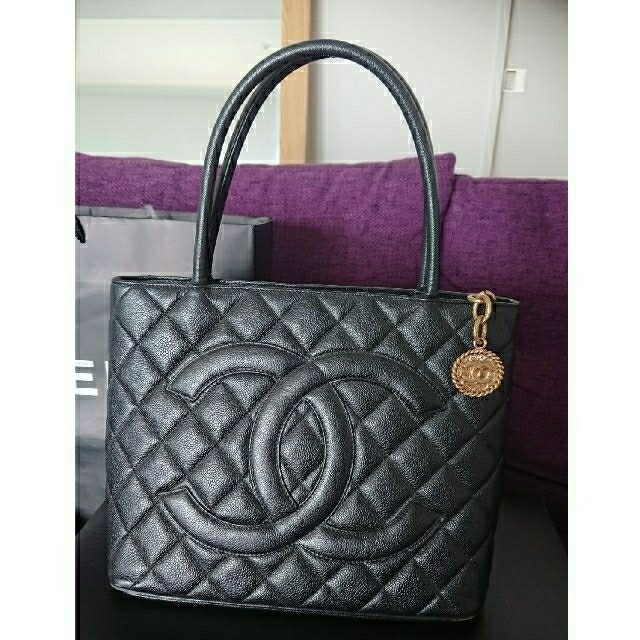 CHANEL(シャネル)のCHANEL シャネル キャビアスキン 復刻 トート ゴールド 金具 レディースのバッグ(トートバッグ)の商品写真