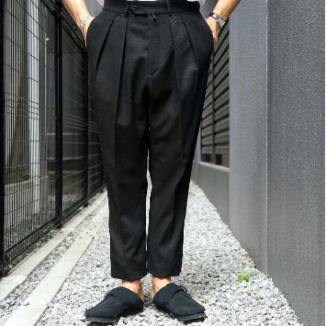 COMOLI(コモリ)の★値下げ中　NEAT  Cotton Kersey Tapaerd Black メンズのパンツ(スラックス)の商品写真