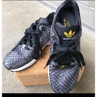 アディダス(adidas)のadidas zx flux アディダススニーカー(スニーカー)