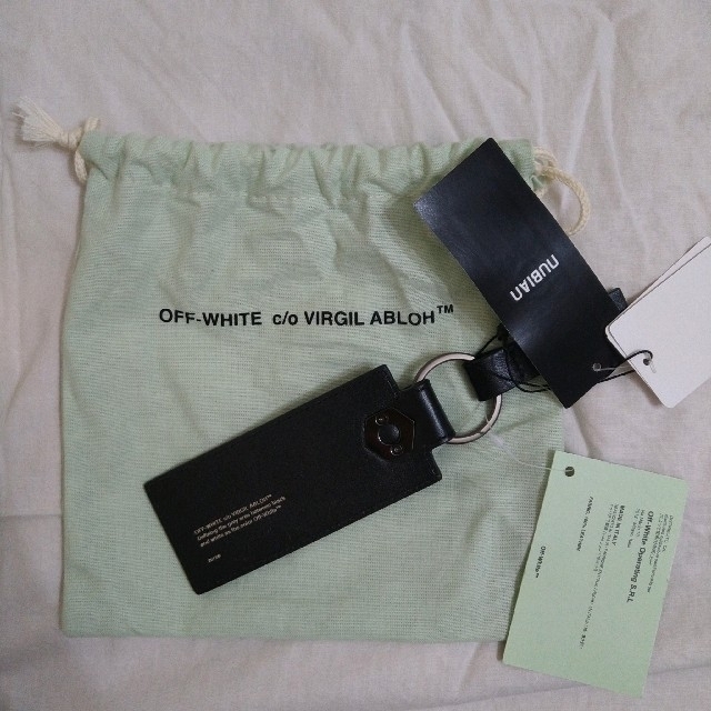 新品  Off-White SEASONAL LOGO KEY HOLDER