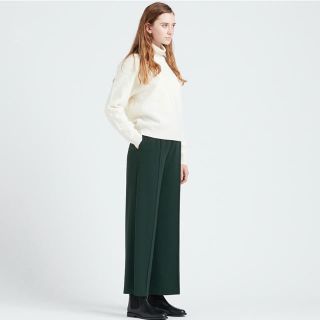 ユニクロ(UNIQLO)の【uga723様専用】UNIQLO ハイウエストドレープワイドストレートパンツ(カジュアルパンツ)