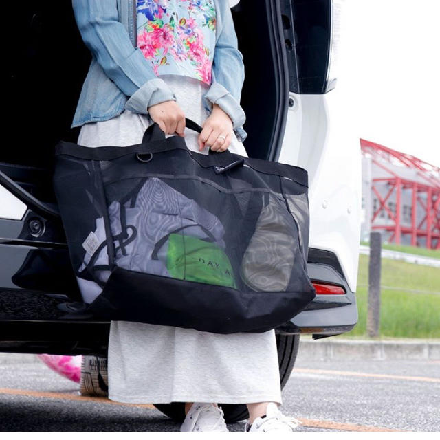 3COINS(スリーコインズ)の大容量　メッシュ　トートバッグ　未使用タグ付き レディースのバッグ(トートバッグ)の商品写真