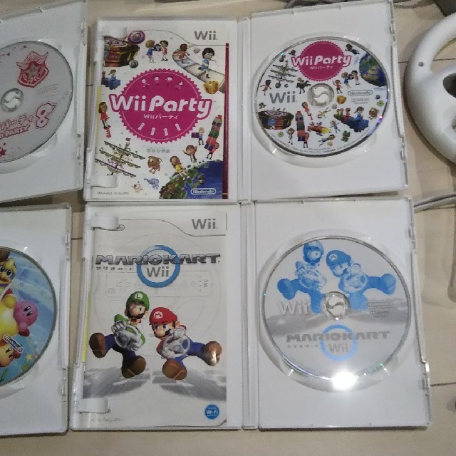 Wii(ウィー)の専用）wii入門セット、ソフト、付属品セット エンタメ/ホビーのゲームソフト/ゲーム機本体(家庭用ゲーム機本体)の商品写真