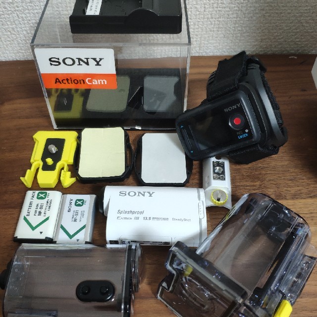 SONY(ソニー)のsony as100v + リモコン + 放水ケース スマホ/家電/カメラのカメラ(ビデオカメラ)の商品写真