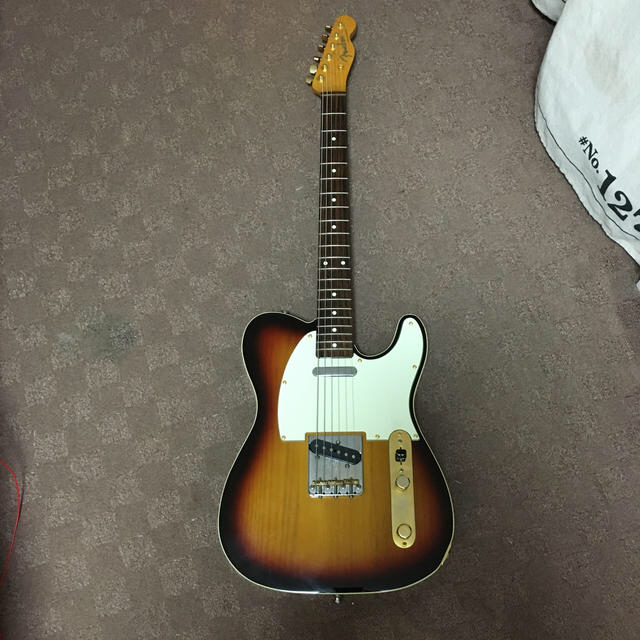 Fender mexico？USA？ミッドブースト内蔵