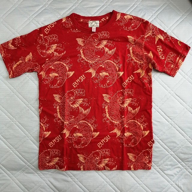 EVISU(エビス)のEVISU Tシャツ 赤 金 鯉 メンズのトップス(Tシャツ/カットソー(半袖/袖なし))の商品写真