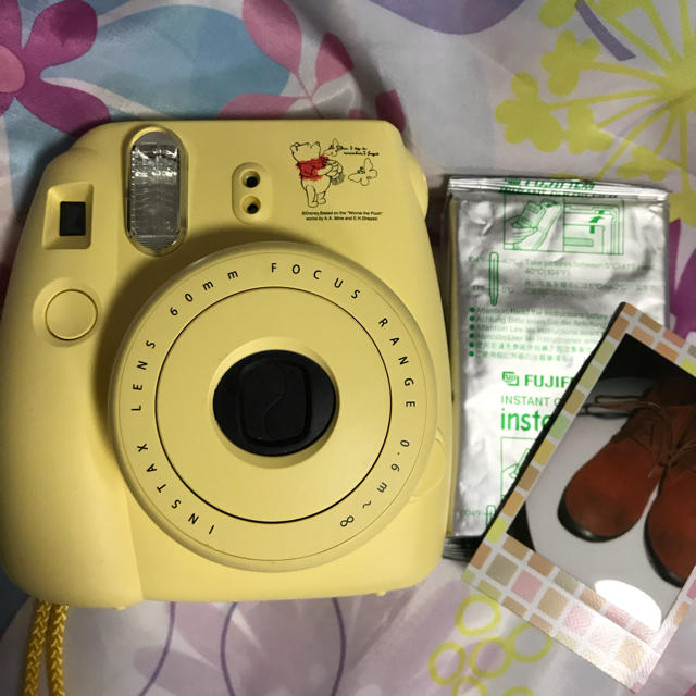 富士フイルム(フジフイルム)のチェキ FUJIFILM INSTAX MINI8+N HONEY スマホ/家電/カメラのカメラ(フィルムカメラ)の商品写真